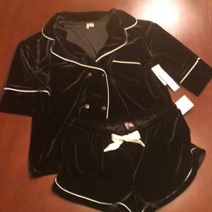 Chelsea28 pajama set black Small *NWT*